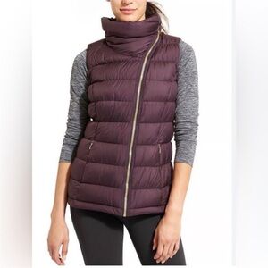 Athleta Downabout Purple Puffer Vest S Asymmetrical Goose Down